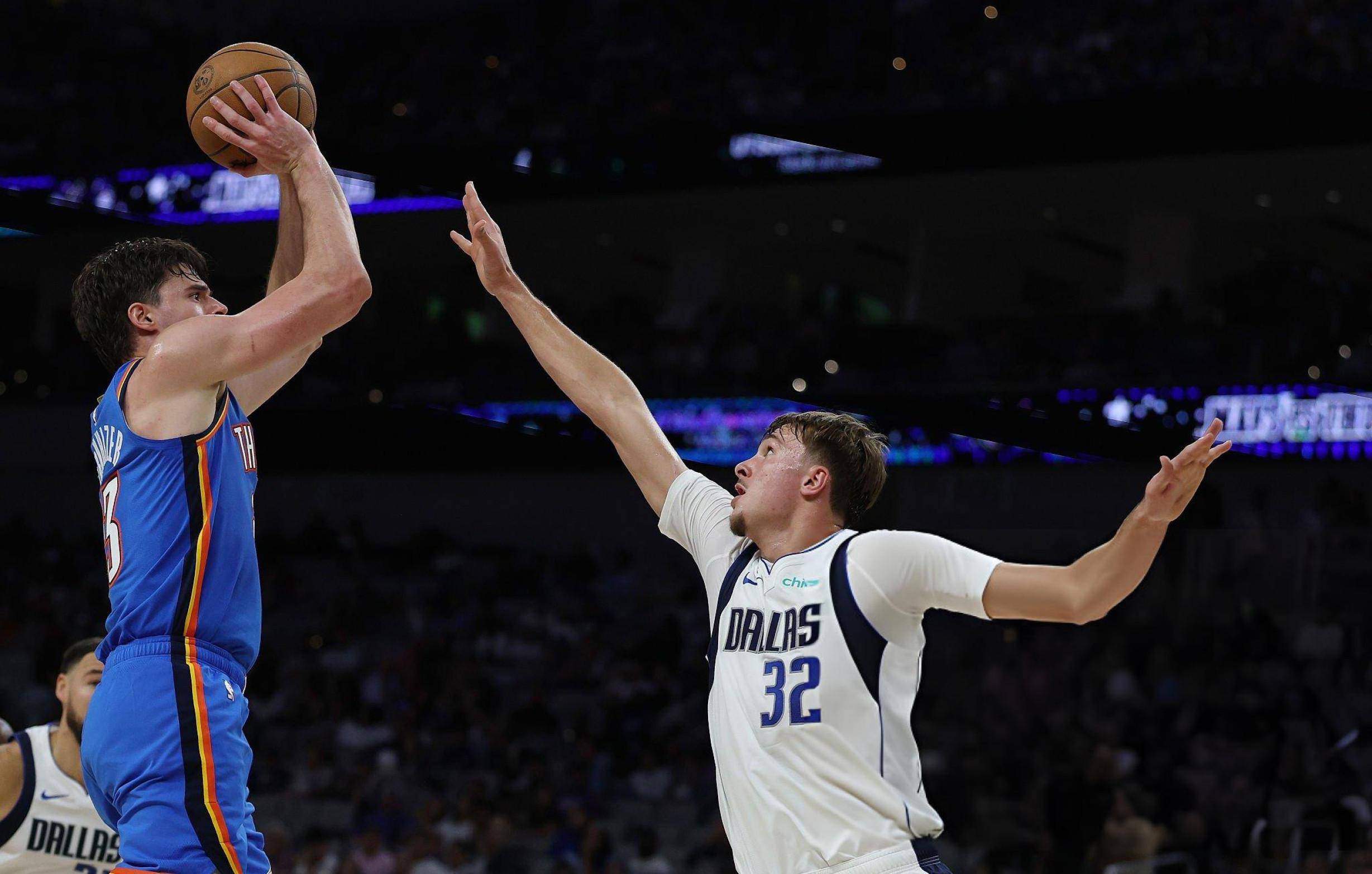 九游体育-关于浓眉哥回归赛场，逆转首场状态亮眼，独行侠观众沸腾！的信息