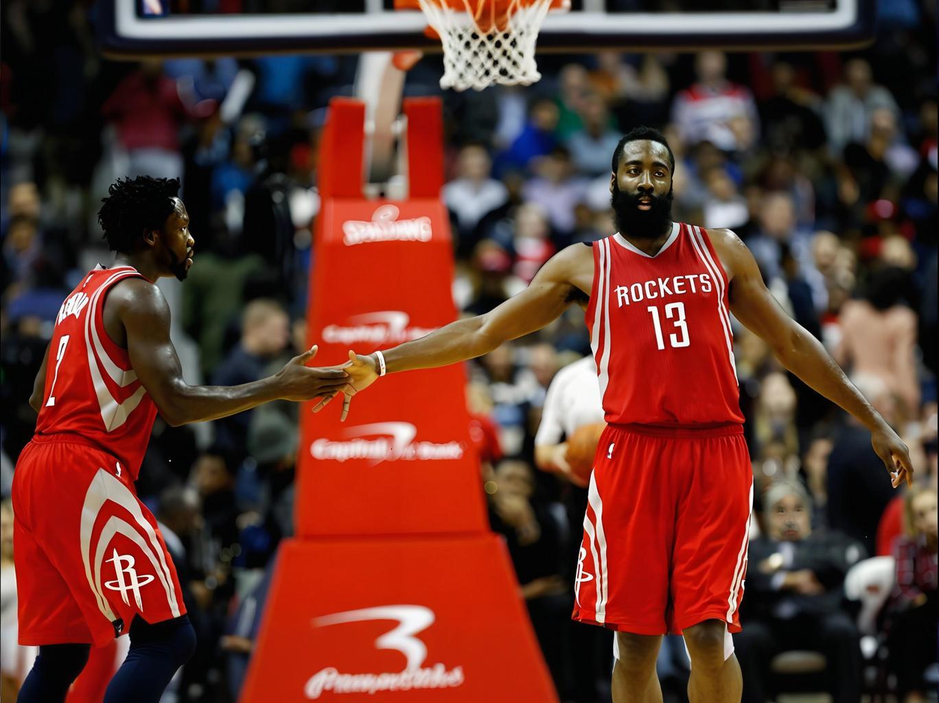 包含哈登连续二十场比赛得分超过挺进下一轮，巴塞罗那挑战极限！的词条