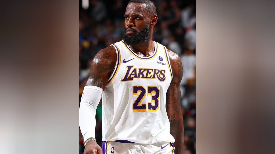 九游-包含詹姆斯迎来十二赛季高光表现，篮网球迷沸腾！的词条